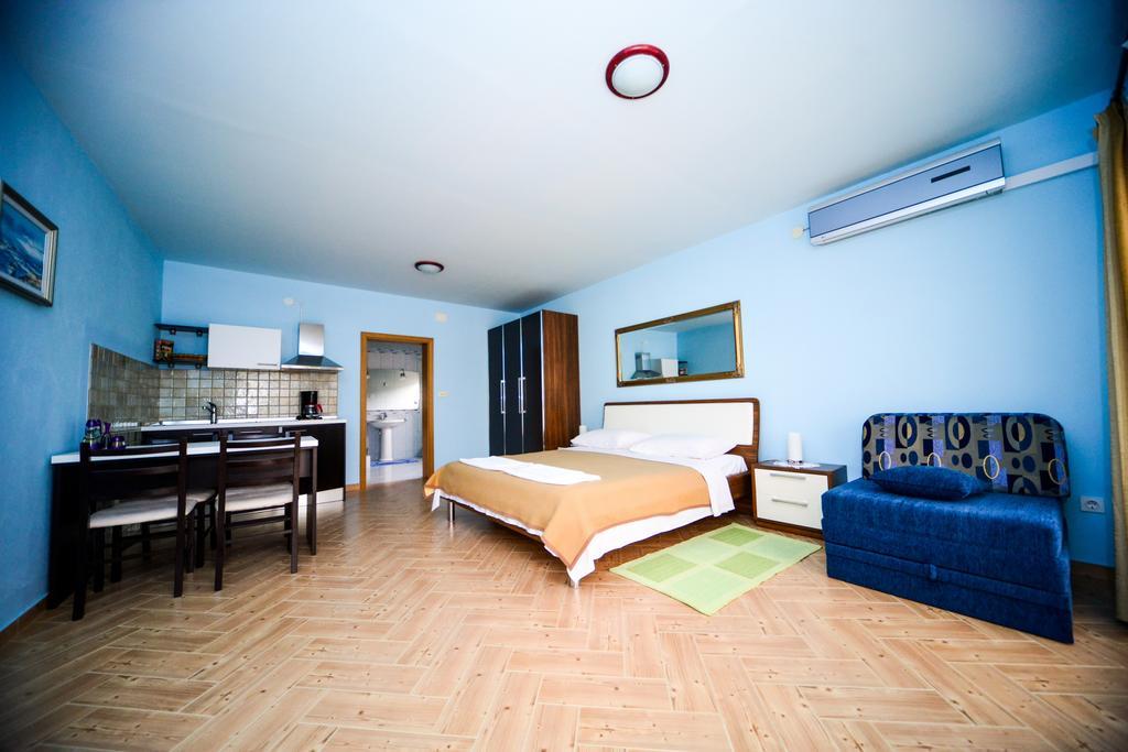 Apartments Dalmacija Starigrad Paklenica Δωμάτιο φωτογραφία
