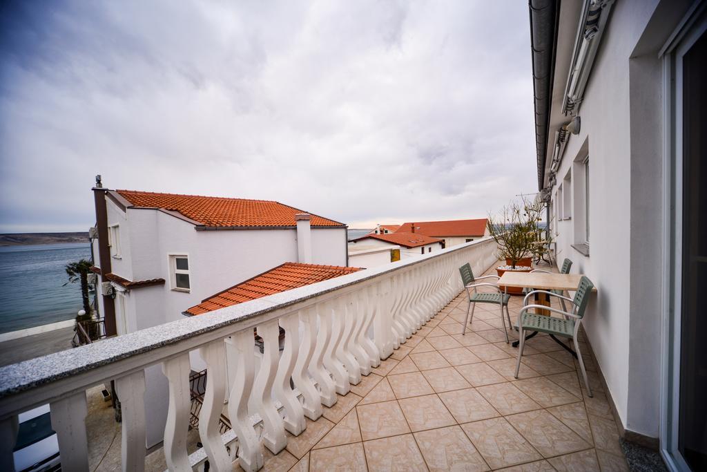 Apartments Dalmacija Starigrad Paklenica Δωμάτιο φωτογραφία